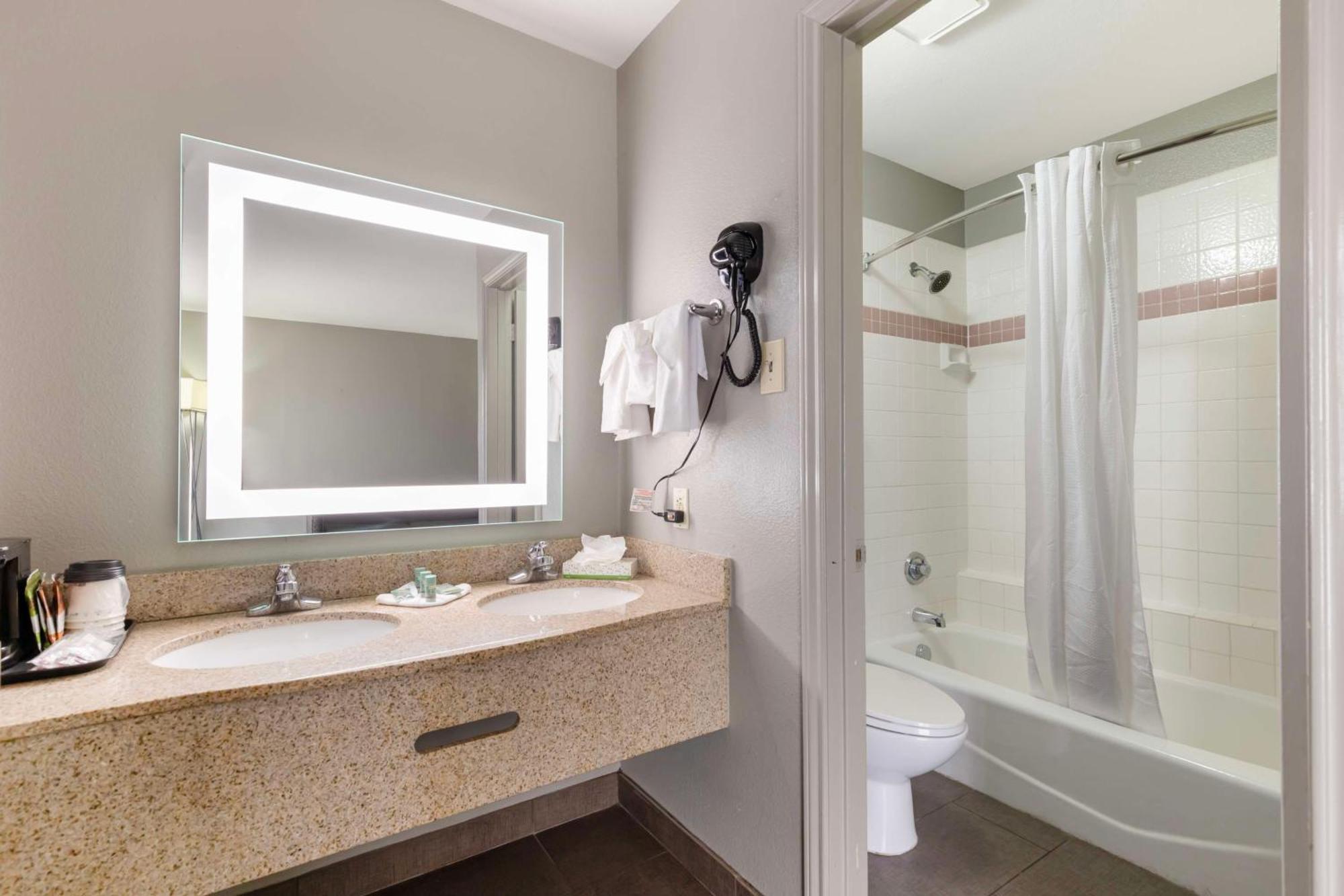 Best Western Near Lackland Afb Seaworld San Antonio Exterior foto