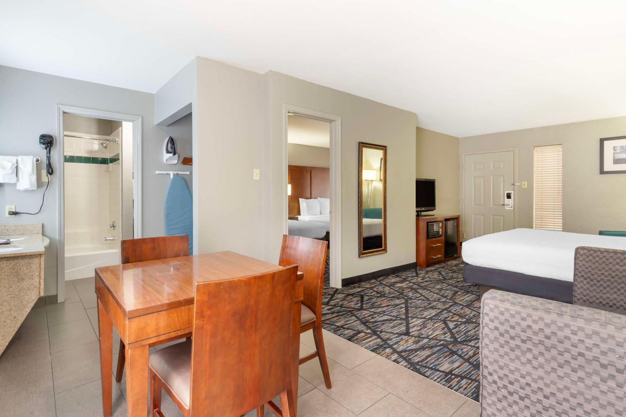Best Western Near Lackland Afb Seaworld San Antonio Exterior foto